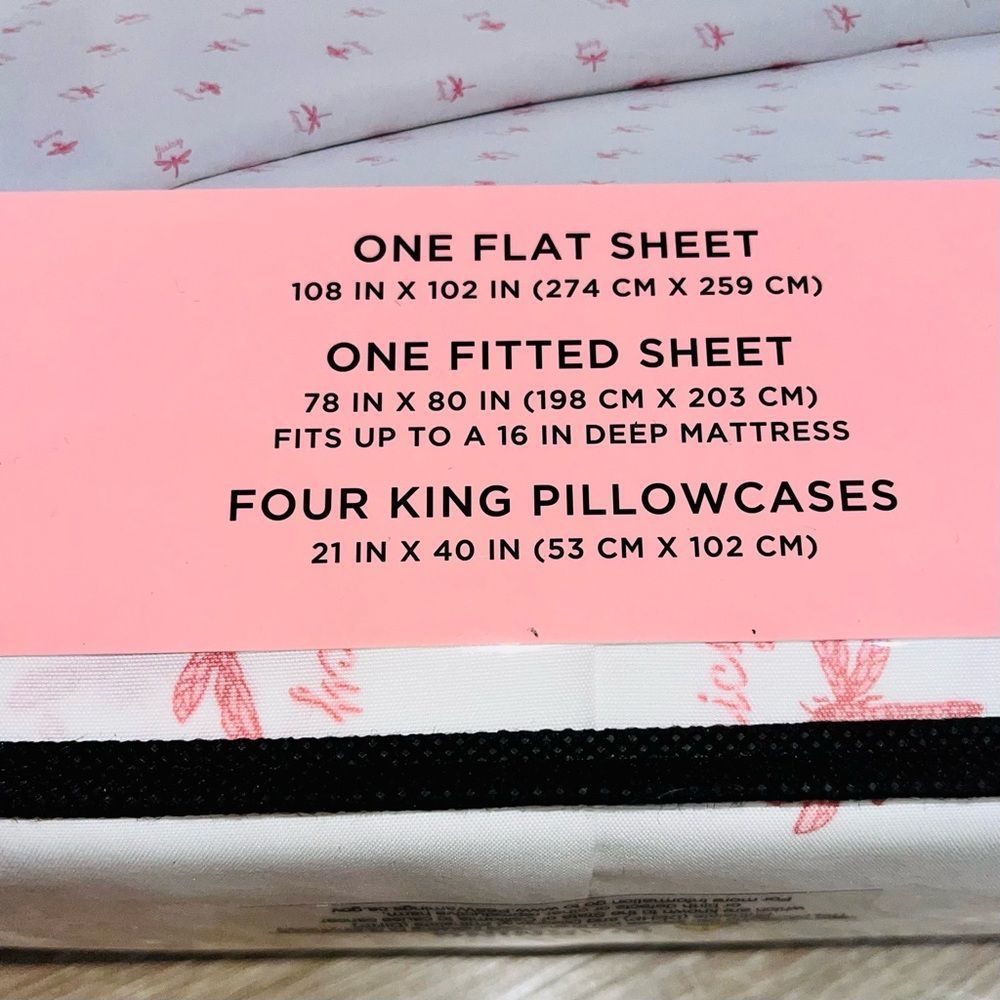 **SOLD** Juicy Couture Home 6 Piece King Size Sheet Set Pink Bee & Dragonfly - Picture 14 of 14